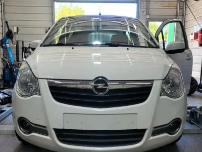 Brugt Opel Agila 69 HK (50 kW) 2013 Hvid Hatchback