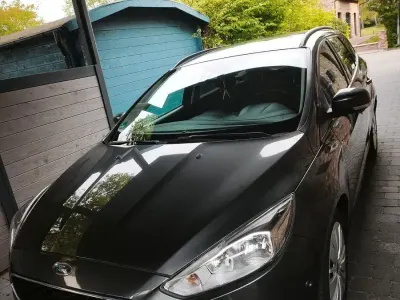 Gebraucht Ford Focus Trend 125 PS (91 kW) 2017 Grau Kombi