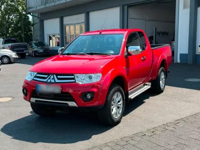Gebraucht Mitsubishi L200 170 PS (125 kW) 2016 Rot Pickup