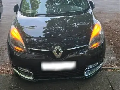 Gebraucht Renault Scenic E-Tech 135 PS (99 kW) 2012 Schwarz Limousine