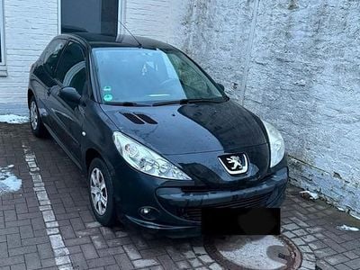 Gebraucht Peugeot 206+ 60 PS (44 kW) 2011 Schwarz Kleinwagen