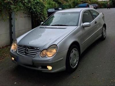 Gebraucht Mercedes C180 150 PS (110 kW) 2002 Silber Coupé