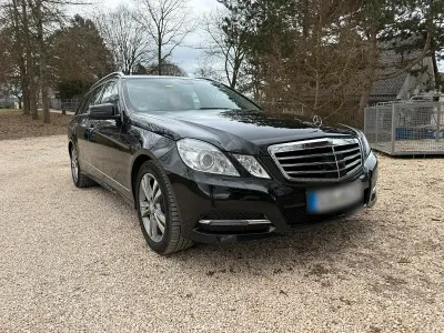 Gebraucht Mercedes E220 Avantgarde 170 PS (125 kW) 2012 Schwarz Kombi