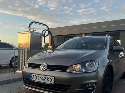 Gebraucht VW Golf VII Comfortline 105 PS (77 kW) 2014 Limousine