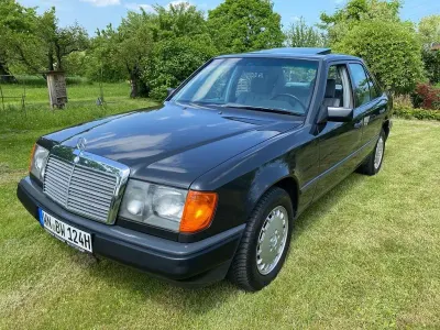 Gebraucht Mercedes E260 160 PS (117 kW) 1986 Schwarz Limousine