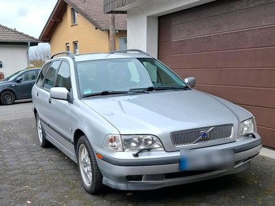 Gebraucht Volvo V40 140 PS (102 kW) 1999 Silber Kombi