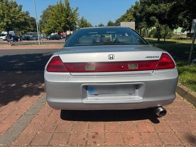 Second-hand Honda Accord 147 CP (108 kW) 1998 Argintiu Coupe
