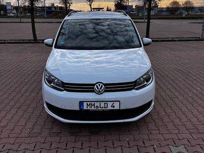 Usata VW Touran Cup 105 CV (77 kW) 2014 Bianco Monovolume