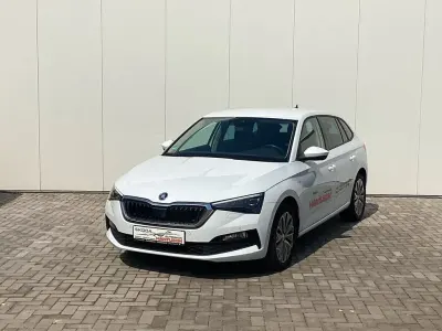 Gebraucht Skoda Scala Tour 110 PS (80 kW) 2023 Weiß Kleinwagen