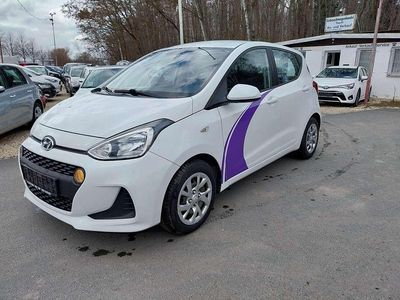 Gebraucht Hyundai i10 67 PS (49 kW) 2017 Polar white / sol Kleinwagen