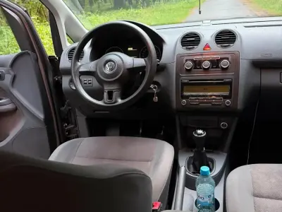 Gebraucht VW Caddy 105 PS (77 kW) 2011 Braun Van / Kleinbus