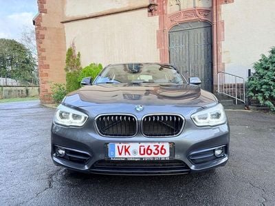Gebraucht BMW 118 Sport Line 136 PS (100 kW) 2018 Grau Kleinwagen