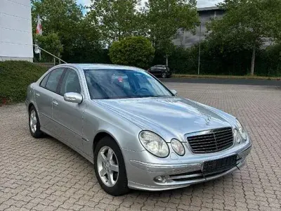 Gebraucht Mercedes 220 Avantgarde 179 PS (131 kW) 2002 Silber Limousine