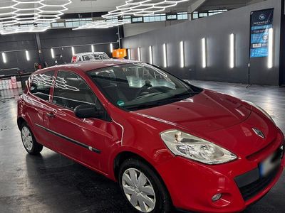 Gebraucht Renault Clio II 75 PS (55 kW) 2010 Rot Limousine