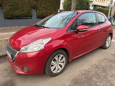 Gebraucht Peugeot 208 Access 68 PS (50 kW) 2014 Rot Kleinwagen