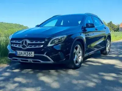 Używany Mercedes GLA180 109 KM (80 kW) 2017 Czarny SUV