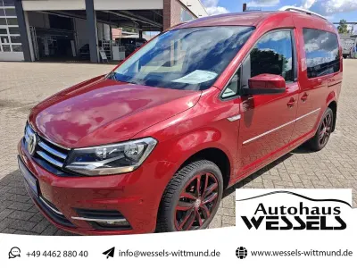 Gebraucht VW Caddy Trendline 125 PS (91 kW) 2015 Rot Van / Kleinbus