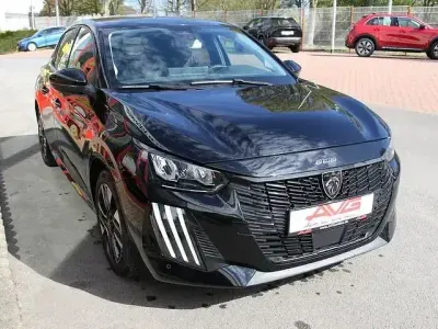 Gebraucht Peugeot 208 Allure 101 PS (74 kW) 2025 Perlschwarz Kleinwagen