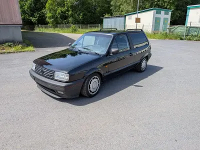 Gebraucht VW Polo 113 PS (83 kW) 1991 Schwarz Kleinwagen