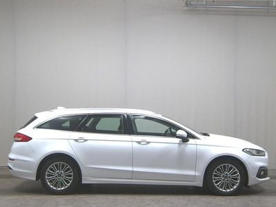 Begagnad Ford Mondeo Titanium 150 HK (110 kW) 2022 Vit Sedan
