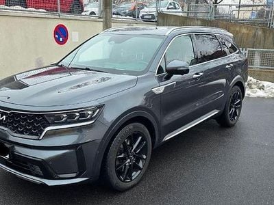 Grau Gebraucht 2022 Kia Sorento Platinum SUV | 39.900 € (Etwas zu teuer)
