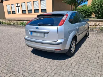 Gebraucht Ford Focus 80 PS (58 kW) 2007 Silber Kleinwagen