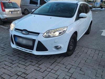 Gebraucht Ford Focus 150 PS (110 kW) 2014 Weiß Kombi