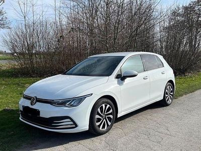 Gebraucht VW Golf VII Active 150 PS (110 kW) 2021 Weiß Kleinwagen
