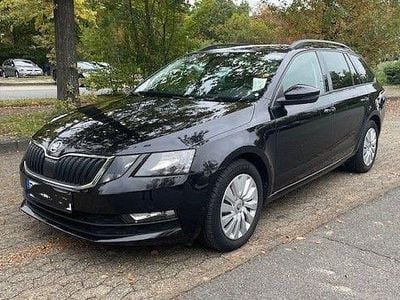 Schwarz Gebraucht 2017 Skoda Octavia Drive Kombi | 10.900 € (Fairer Preis)