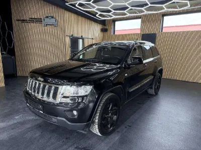 Gebraucht Jeep Grand Cherokee Laredo 190 PS (139 kW) 2012 Brilliant black crystal pearl SUV