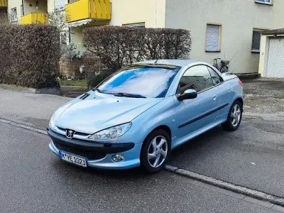 Gebraucht Peugeot 206 CC Platinum 110 PS (80 kW) 2003 Silber Cabrio