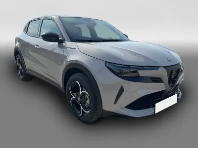 Neu Alfa Romeo Junior 145 PS (106 kW) 2025 Grau SUV
