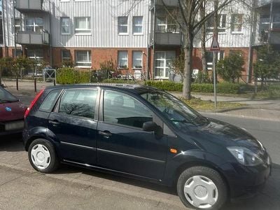 Gebraucht Ford Fiesta 70 PS (51 kW) 2006 Blau Kleinwagen