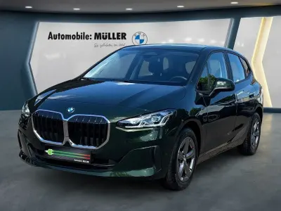 Gebraucht BMW 218 136 PS (100 kW) 2022 Sanremo green metallic Van / Kleinbus