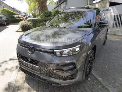 Gebraucht VW Tayron R-line 272 PS (200 kW) 2025 Grau SUV