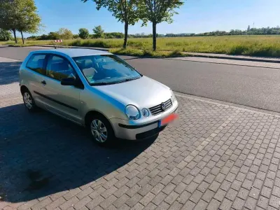 Gebraucht VW Polo 54 PS (39 kW) 2003 Silber Kleinwagen