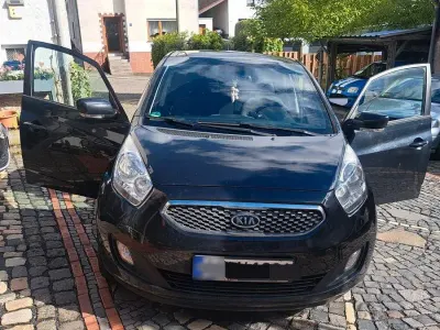Używany Kia Venga 128 KM (94 kW) 2011 Czarny Hatchback