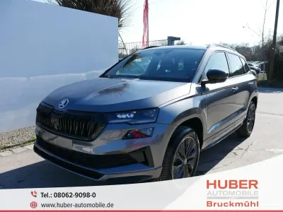 Neu Skoda Karoq SportLine 190 PS (139 kW) 2026 Graphite grau metallic SUV