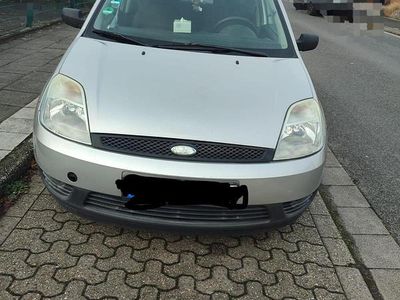 Usata Ford Fiesta 60 CV (44 kW) 2003 Argento Utilitaria