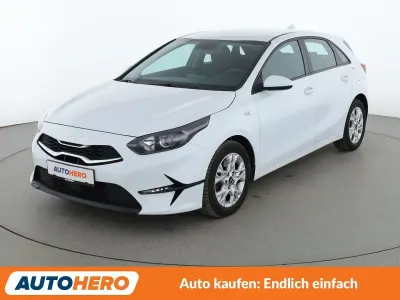 Używany Kia Ceed Edition 7 101 KM (74 kW) 2022 Biały Hatchback