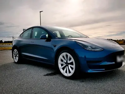 Gebraucht Tesla Model 3 RWD 239 kW (325 PS) 2022 Blau Limousine