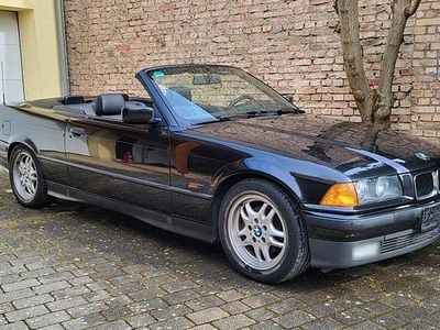 Usata BMW 320 Cabriolet Basis 150 CV (110 kW) 1995 Nero Cabrio
