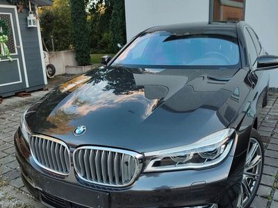 gebraucht BMW 740L d xDrive Vollausstattung mit Garantie