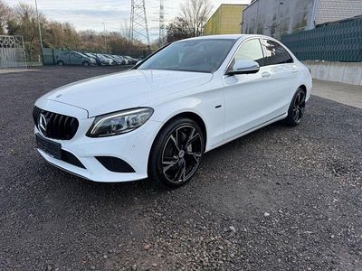 Weiß Gebraucht 2020 Mercedes C300e Limousine | 25.950 € (Fairer Preis)