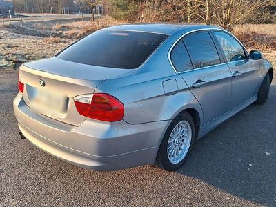 Gebraucht BMW 325 218 PS (160 kW) 2005 Silber Limousine