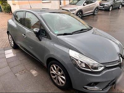 Gebraucht Renault Clio IV 90 PS (66 kW) 2019 Grau Limousine