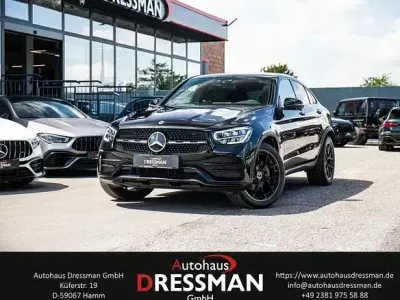 Gebraucht Mercedes GLC220 AMG line 194 PS (142 kW) 2023 Obsidianschwarz  metalliclack Coupé