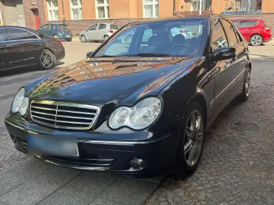 Gebraucht Mercedes C200 Avantgarde 163 PS (119 kW) 2006 Schwarz Limousine