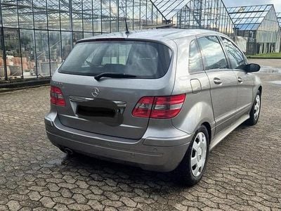 Usata Mercedes B200 136 CV (100 kW) 2006 Beige Monovolume