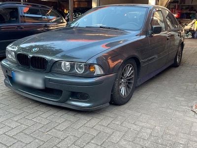 BMW 525